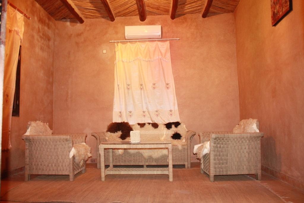 Maison D'Hotes La Tour De Toile 타라우단트 객실 사진