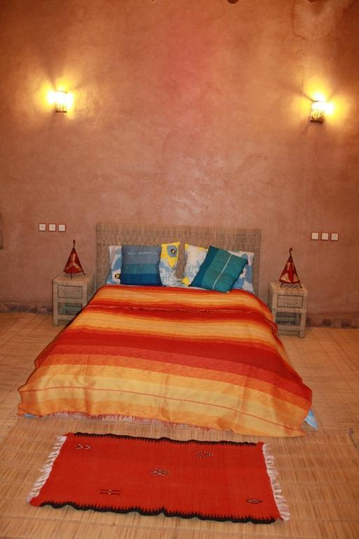 Maison D'Hotes La Tour De Toile 타라우단트 객실 사진