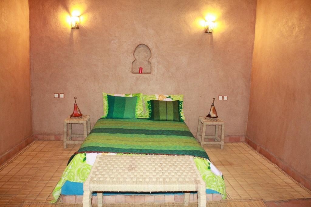 Maison D'Hotes La Tour De Toile 타라우단트 객실 사진